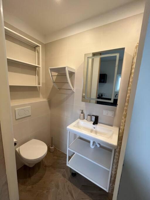 Renovated & Private Tinyhouse Den Haag Short Stay Appartment Exterior foto